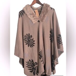 Jon & Anna Tan/Brown Patterned Knit Faux Fur Collar Cape/Shawl One Size, NWT